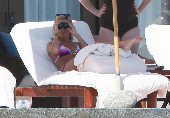 Ashley+Tisdale+Showing+Off+Bikini+Bod+Mexico+2eanQZLcyHIl