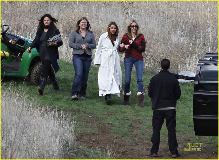 miley-cyrus-white-horse-photo-shoot-16