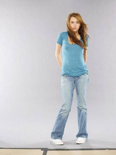 miley-cyrus_COM-hannahmontanathemovie-promos012 - hannah montana the movie