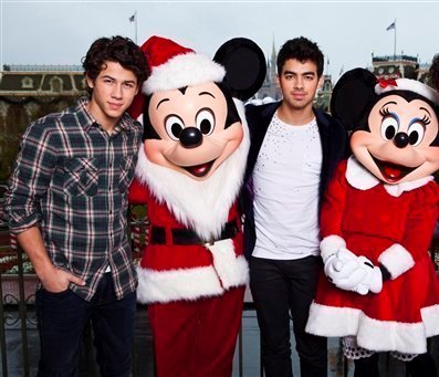 CNAWBKTYHSFTXPJCWLC - MERRY CHRISTMAS JONAS BROTHERS