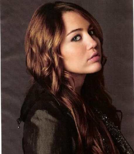 MC-miley-cyrus-9701468-458-525