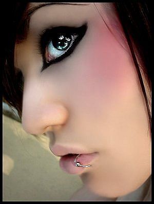 Emo Makeup (5) - Emo Girl