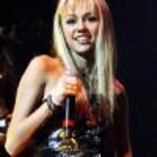 6UqOtG163101-01 - multe poze miley