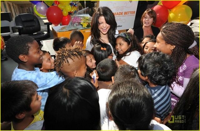 2uxtd85 - 0-Selena Gomez-0