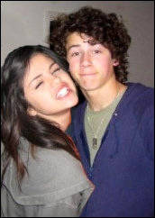 2418745939_a3d78891b6[1] - nick and selena