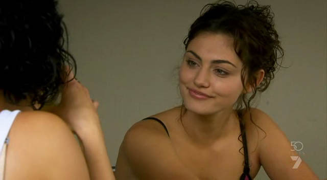Phoebe_Tonkin-92821