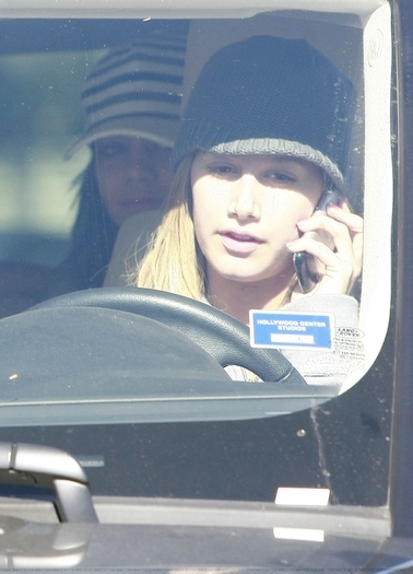 XLWJIWIRNIXOISQNGIW - Ashley Tisdale
