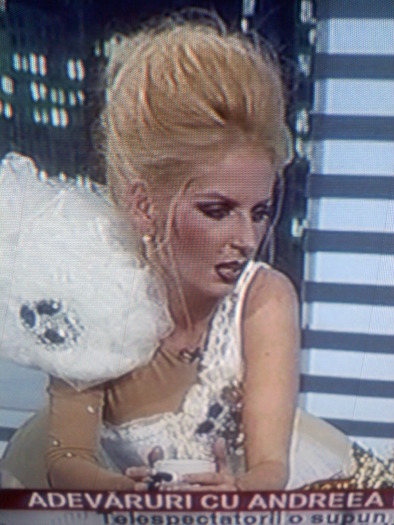 091205_225627 - Andreea Banica