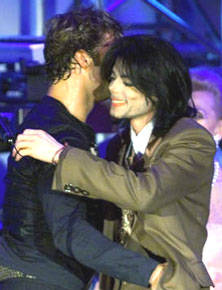 Michael%20&%20Ricky%20Martin%20Carousel%20of%20Hope[1] - Poze Michael Jackson