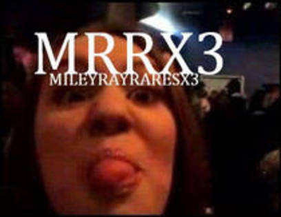 PPGCBFIGIYWHDSXXKLI - multe poze rare cu miley