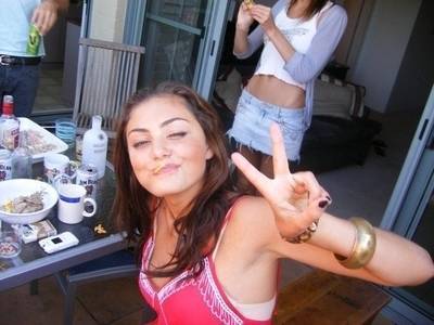 DZYWNIVLAGSYKGELLRW - phoebe tonkin