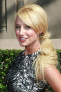 Ashley%20Tisdale-43