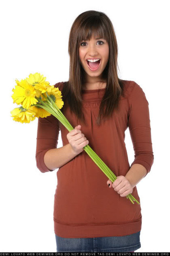 42 - 0-Demi Lovato-0