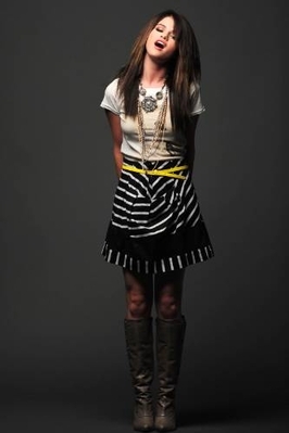 normal_0141 - selena gomez Falling Down