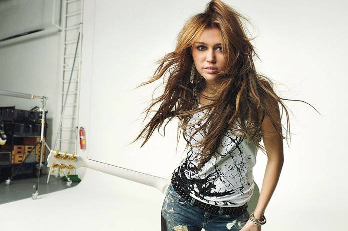  - miley in reviste glamour