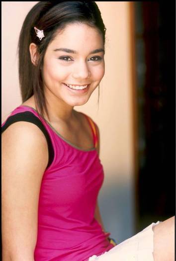 UYQTMJHAXTNTLFHLZXN - Vanessa Hudgens Sedinta foto