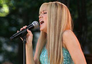 WNUNNAXTUOBEUAQSGFV - Hannah Montana