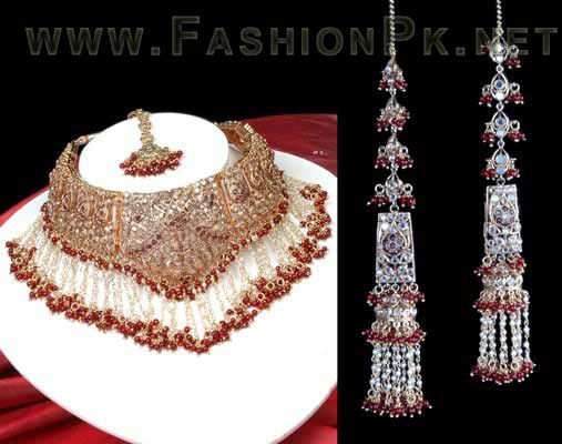 normal_Fpk-bridaljewellaryinredSP01 - cercei lantisoare pe care le poarta indiencele