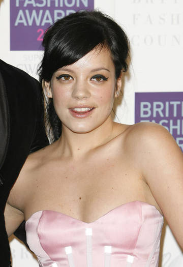 Lily Allen - Stiri