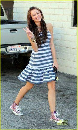 VMORVSFOBJAOIYPVPRY - miley-hannah