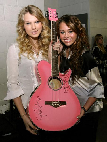 Miley AND Taylor - Album pentru my bff andreutza11