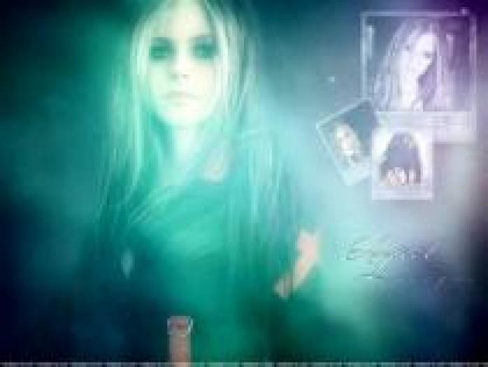 VQOOMRDEAWCNGTZMXWG - alte poze cu avril lavigne