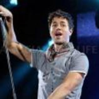 Enrique_Iglesias_1238768834_1