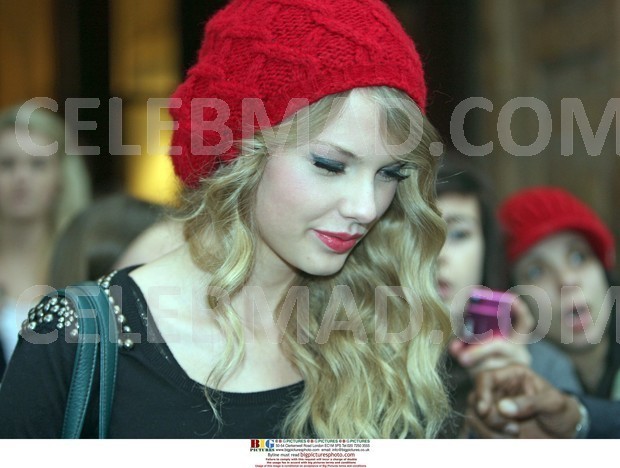 1_taylor_swift_hotel_8712b