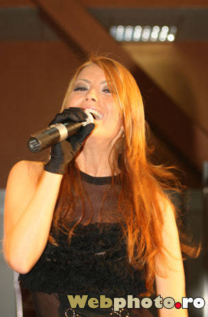 KGQZJBTOMIVDPNVHRTT - x - Elena Gheorghe