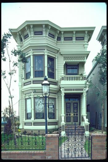 320080 - Victorian houses