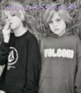 MDGPHYWBYAIRCMZCUNJ - Dylan-Cole Sprouse