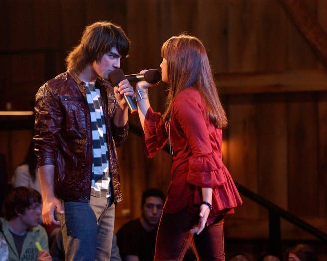 ICRMVWZFFHYMPEOJQJG - Camp Rock