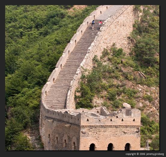 great-wall-simatai-stairs; este cel mai mare zid din lume
