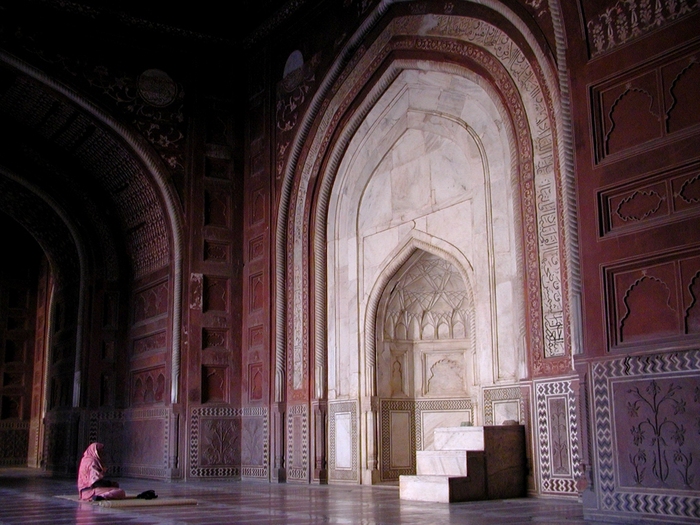 Taj Mahal Mosque in Agra - India (mihrab) - Islamic Architecture Around the World