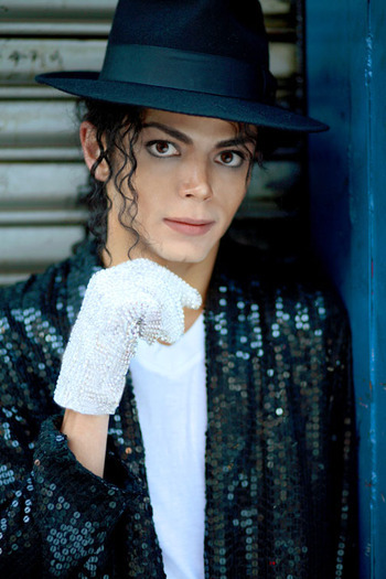 PEYCMLPYNXHMBCQOKJK - Poze Michael Jackson3