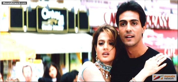 Pooja di Rahul vad ca un turist le au furat aparatul de fotografiat - VAADA-Cand dragostea ucide