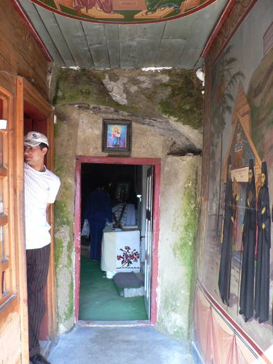 P1040376 - 2009 aprilie manastirile  cetatuia-namaesti-corbi