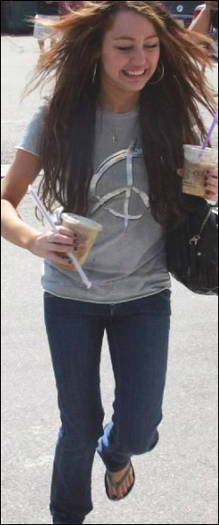 miley-cyrus_COM-peace-2008mar14 - aici sunt doar poze cu miley cyrus-hannah montana