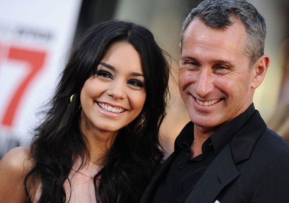 Premiere 17 again (20) - Vanessa Hudgens - 17 Again Premiere