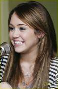 OXZUQGOJMOZMDMCFDCO - Miley radio disney
