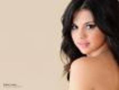 Selena_Gomez_1247633601_1