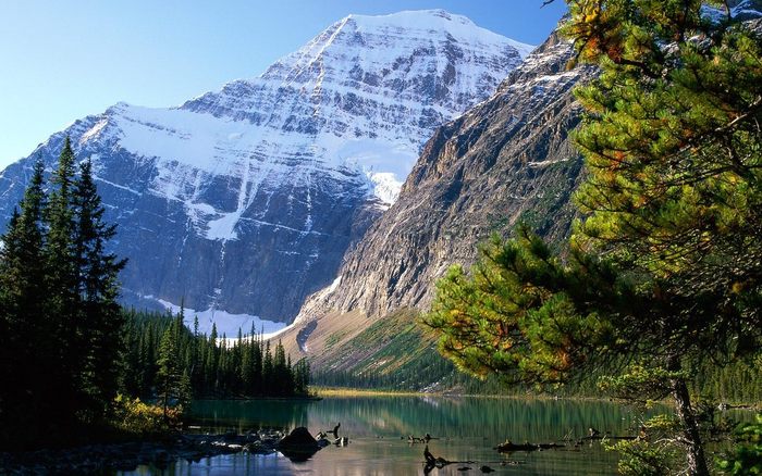 Mount-Edith-Cavell-Jasper-National-Park-Alberta