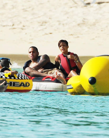 rihanna_chris_brown_barbados1