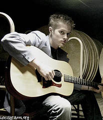 2180091439_323e719838_m - lucas grabeel