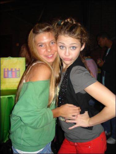 U7DtqT891072-02 - Miley-Personal Picture