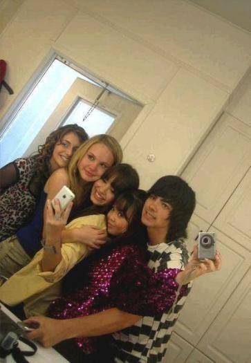 OBXJSQFWJMGZFNOEVGO - camp rock