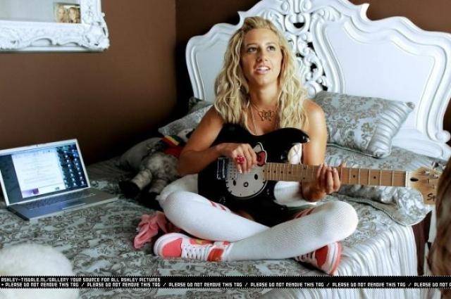 NewName-070-2009.02.28 - Ashley Michelle Tisdale