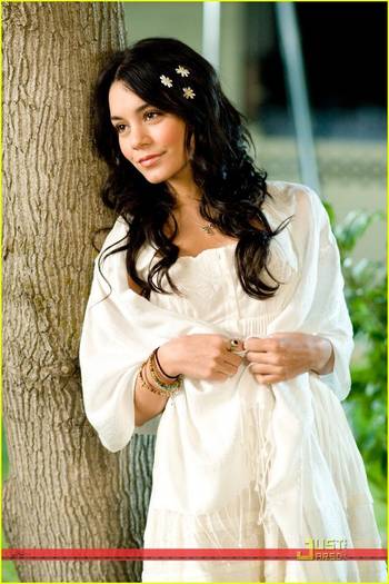 zacefronvanessahudgensgtd7 - high school musical toate pozele