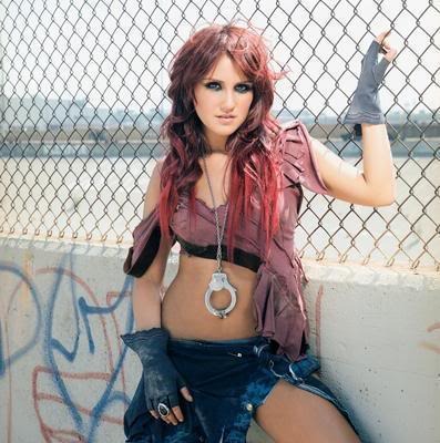 http://www.youtube.com/watch?v=R7FKHa1nCX0&feature=related - 0-Dulce Maria-0
