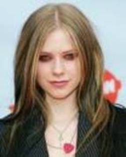 BFDNQINIJCGEADBXHSH - Avril Lavigne